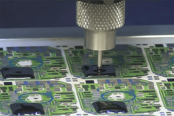 PCB視覺對位熱熔機應(yīng)用
